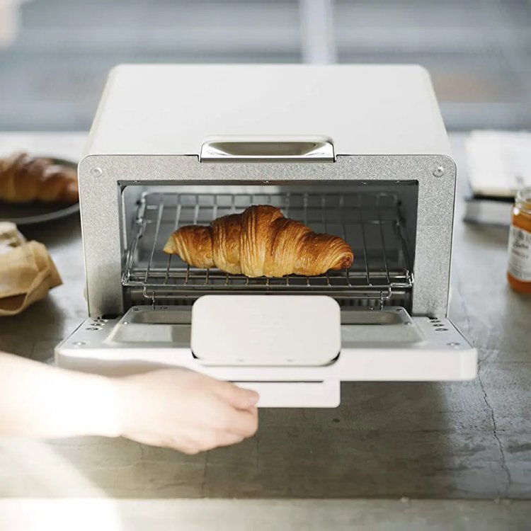 Balmuda The Toaster Steam Oven K05A White Use Case Toast Bread