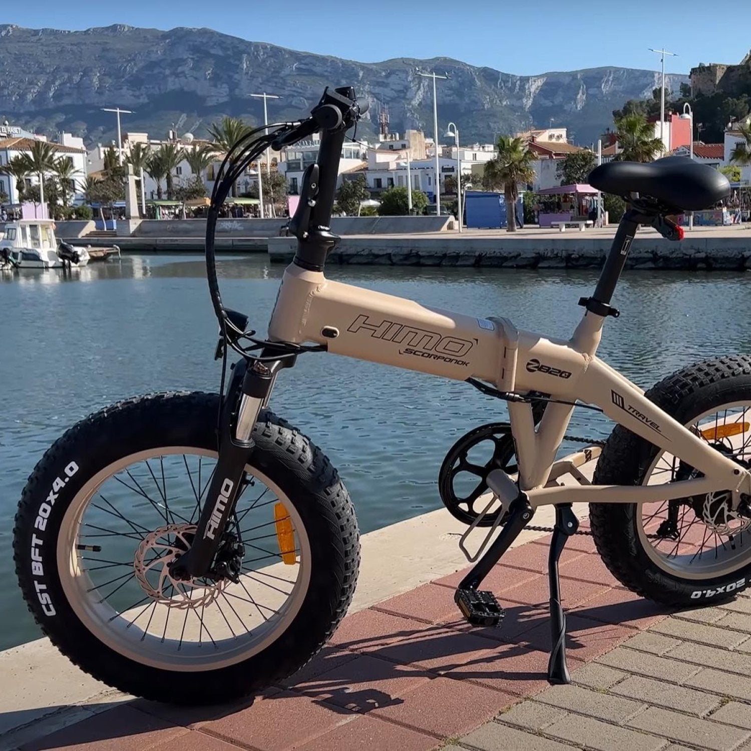 HIMO ZB20 Fat Tire E-Bike Sand Color Lifestyle